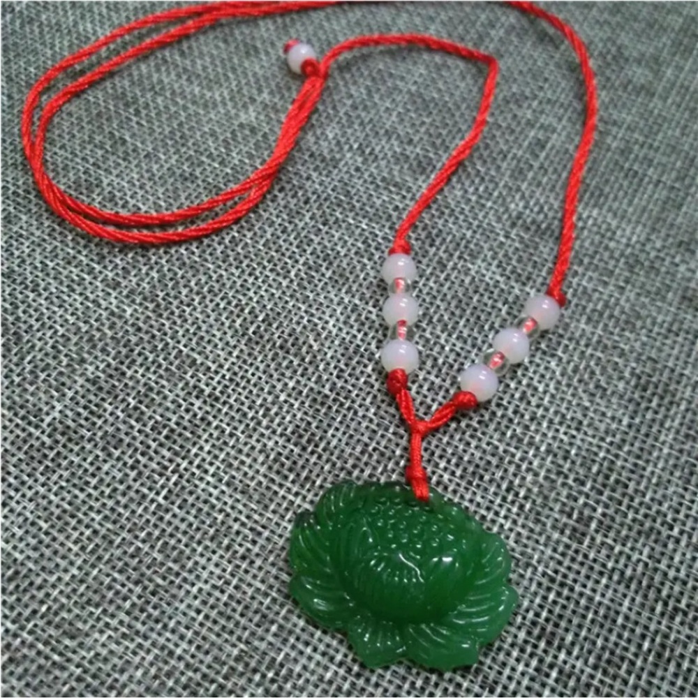 Carved jade GOOD LUCK lotus or Quan Yen necklaces - Picture 5 of 6